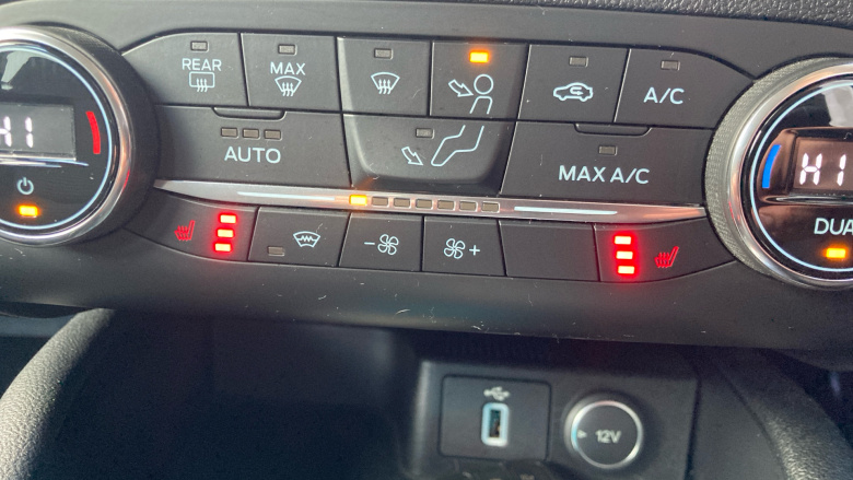 Ford Focus 1.5 EcoBoost 150 Titanium 5dr Auto Petrol Estate